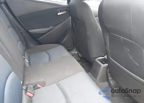 2018 Toyota Yaris Ia z USA, uszkodzony, nr VIN 3MYDLBYV9JY332709